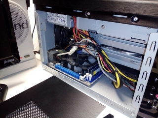 ASUSTek AMD Radeon R7 240搭載ビデオカード 防塵ファン R7240-2GD3-L 001